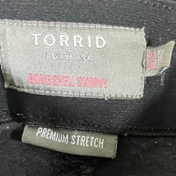 NWOT Torrid Women's Bombshell Skinny Premium Stretch High Rise Destructed Jeans - Picture 8 of 12